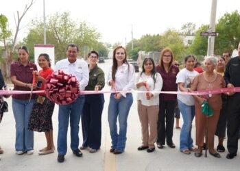 Carmen Lilia entrega importantes obras de pavimentación en colonias 150 aniversario y Francisco Villa