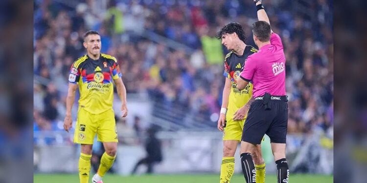 ¡Árbitros reconocen su error ante el América!
