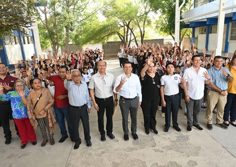 Con techumbre en escuela beneficia Lalo Gattás a estudiantes de la colonia Horacio Terán