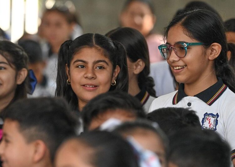 Con techumbre en escuela beneficia Lalo Gattás a estudiantes de la colonia Horacio Terán