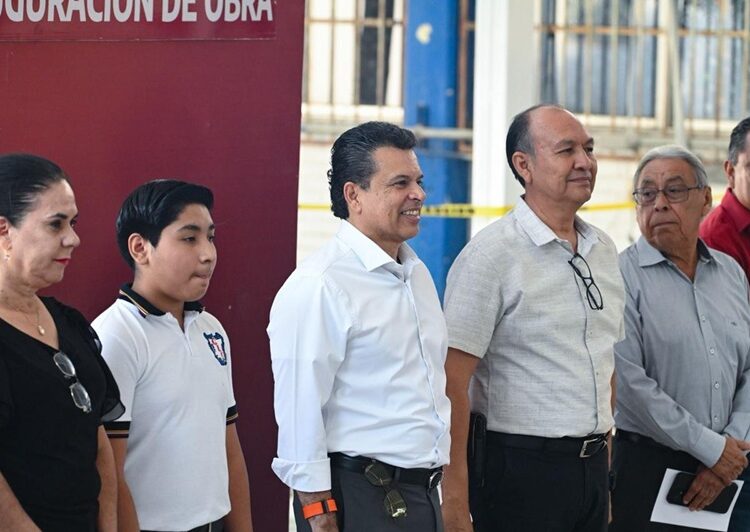 Con techumbre en escuela beneficia Lalo Gattás a estudiantes de la colonia Horacio Terán