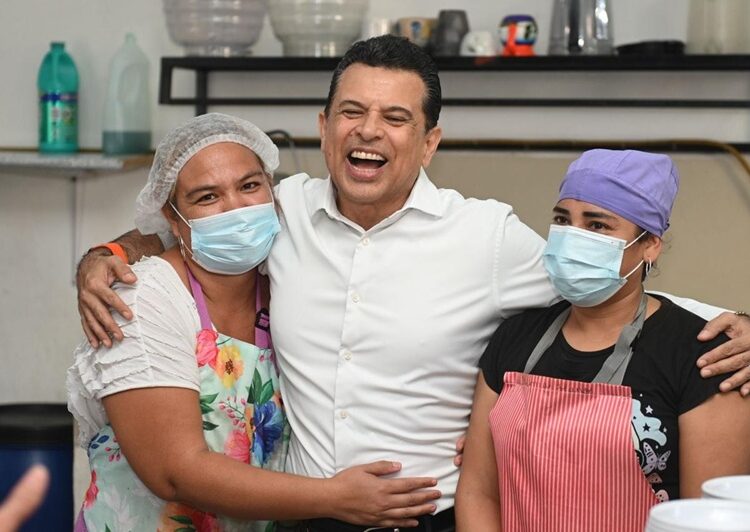 Con techumbre en escuela beneficia Lalo Gattás a estudiantes de la colonia Horacio Terán