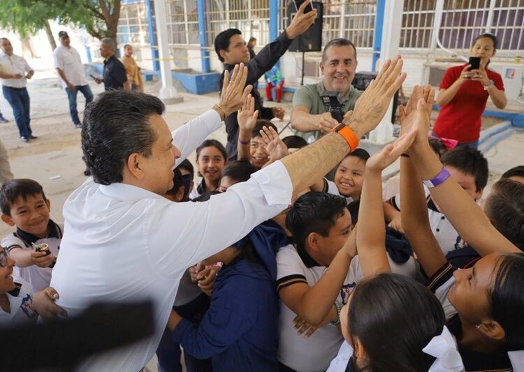 Con techumbre en escuela beneficia Lalo Gattás a estudiantes de la colonia Horacio Terán