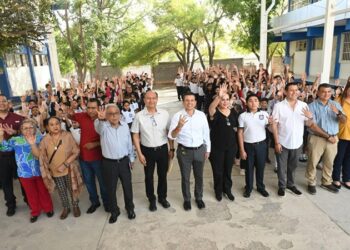 Con techumbre en escuela beneficia Lalo Gattás a estudiantes de la colonia Horacio Terán