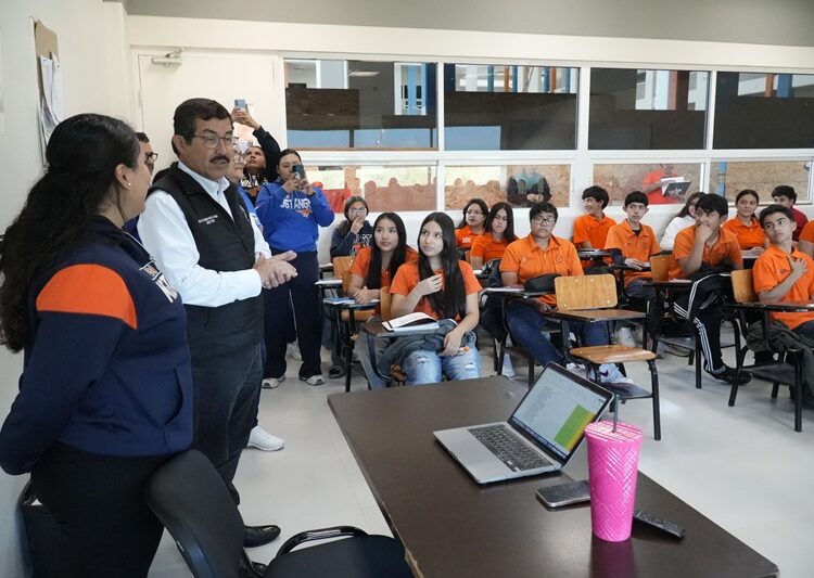 Constató rector logros y avances académicos de la Prepa 3 UAT