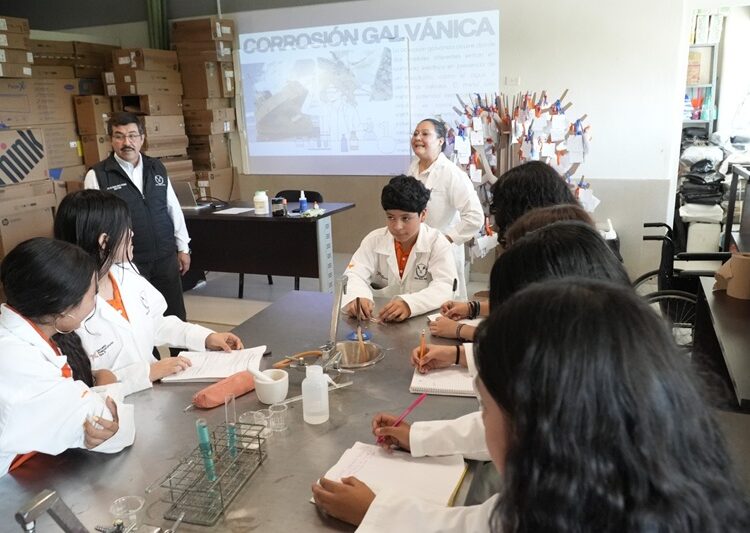 Constató rector logros y avances académicos de la Prepa 3 UAT