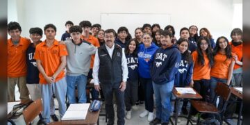 Constató rector logros y avances académicos de la Prepa 3 UAT