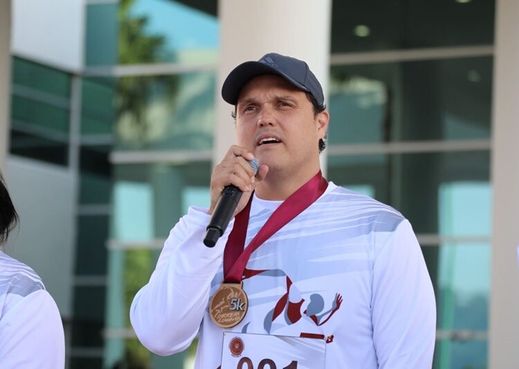 Convive Humberto Prieto con trabajadores y familias del Congreso de Tamaulipas