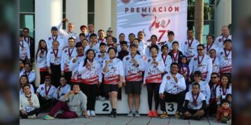 Convive Humberto Prieto con trabajadores y familias del Congreso de Tamaulipas