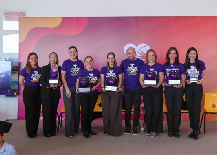 DIF Tamaulipas entrega donativo a la Fundación Teletón