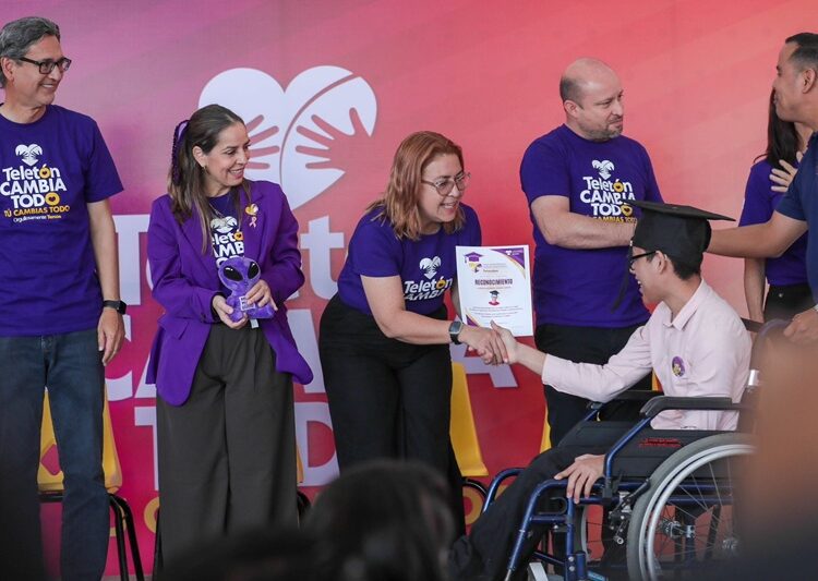 DIF Tamaulipas entrega donativo a la Fundación Teletón