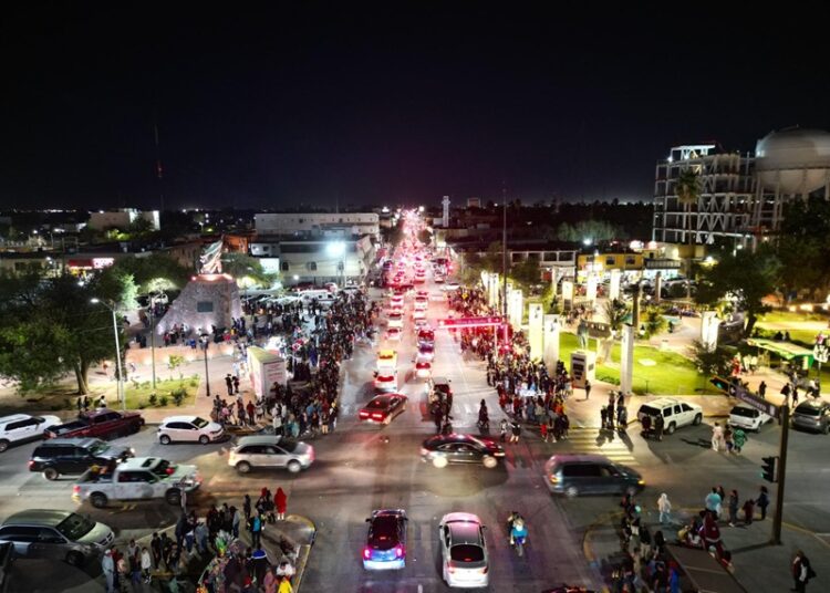 Disfrutan familias de NLD noche de ‘Halloween’