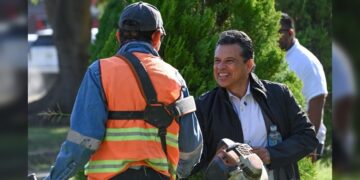 Embellece Municipio la Capital para temporada navideña