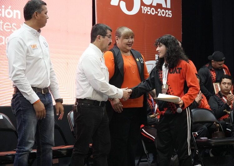 Entrega rector el galardón “Orgullo UAT” tras desempeño histórico de medallistas universitarios