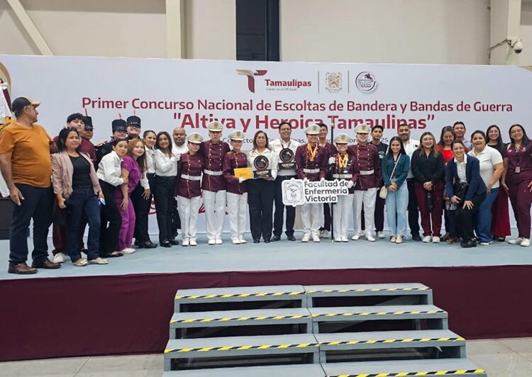 Estudiantes de la UAT obtienen 1.er lugar en concurso de escoltas y bandas de guerra