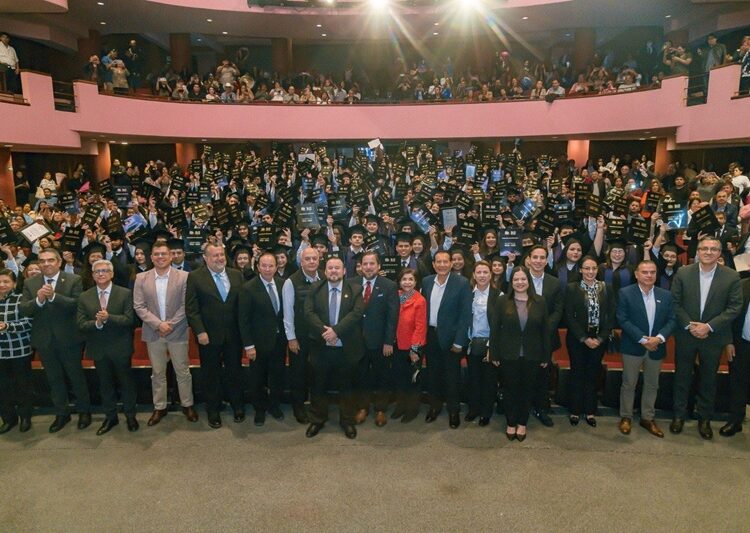 Exhorta SET a graduados de la UPV a servir a Tamaulipas con humanismo y transformación