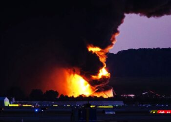 Al menos 9 muertos y varios heridos, avión de UPS se estrelló en Louisville