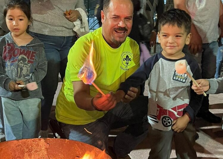 Familias disfrutan una mágica ‘Zoo Lunada’ en el Zoológico de NLD