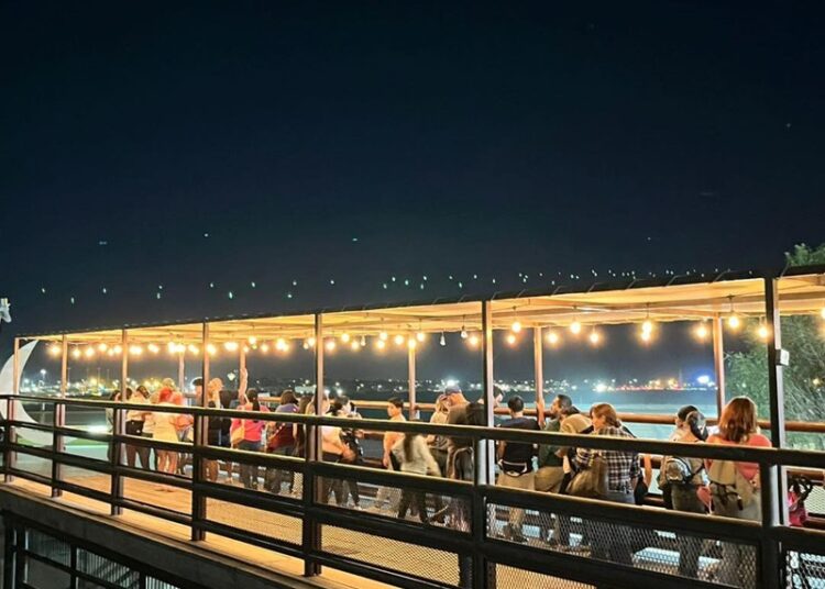 Familias disfrutan una mágica ‘Zoo Lunada’ en el Zoológico de NLD