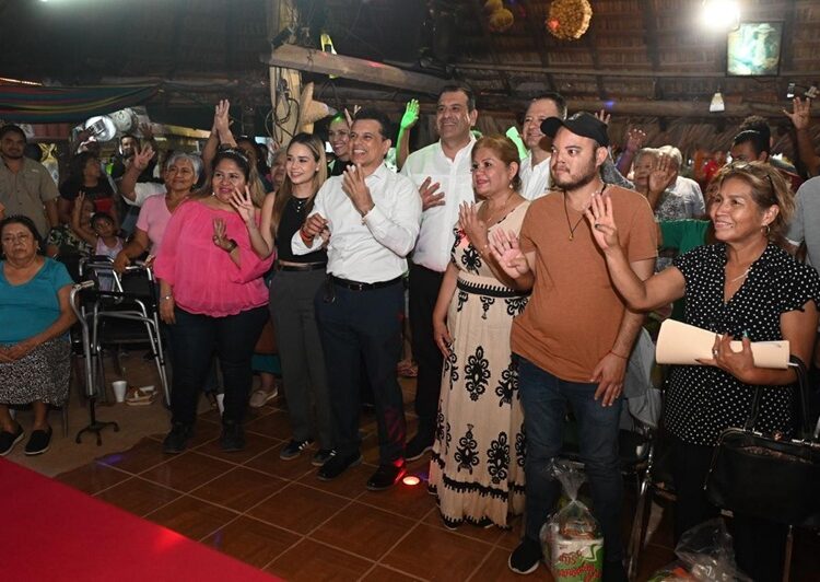 Fortalece Lalo Gattás acercamiento con el pueblo de Victoria