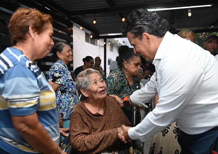 Fortalece Lalo Gattás acercamiento con el pueblo de Victoria