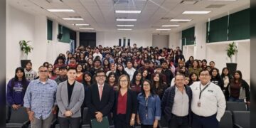 Fortalece UTTN su educación con análisis del T-MEC, logística y comercio internacional