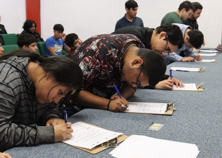 Impulsa UPRR equidad y desarrollo integral con becas institucionales