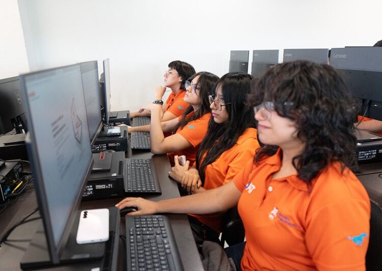 Impulsa la UAT formación bilingüe en la Preparatoria No. 3