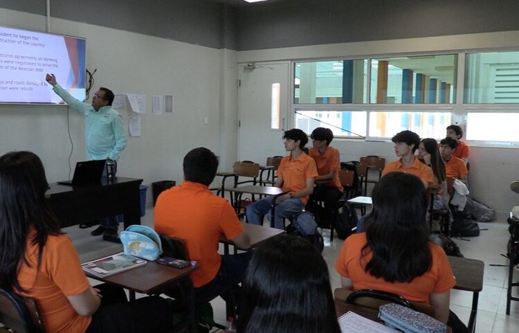 Impulsa la UAT formación bilingüe en la Preparatoria No. 3