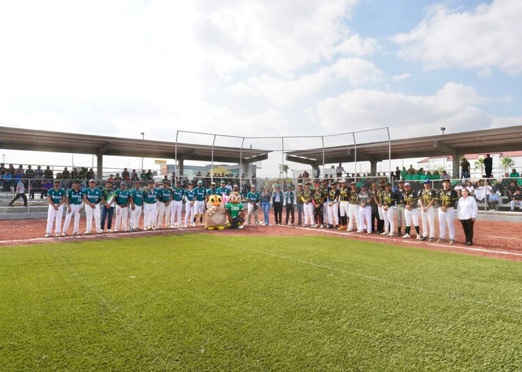 Inauguran renovado campo de béisbol en el ITNL