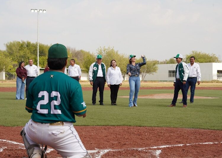 Inauguran renovado campo de béisbol en el ITNL