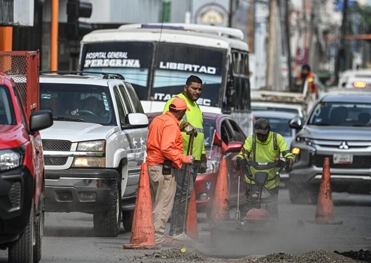 Intensifican bacheo en zona centro de Victoria