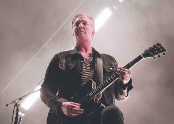 ‘Queen of the Stone Age’ transforma el dolor en energía