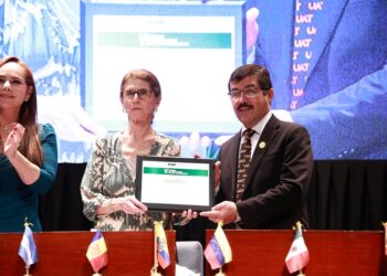 La Dra. Annie Pardo dicta conferencia magistral en la UAT