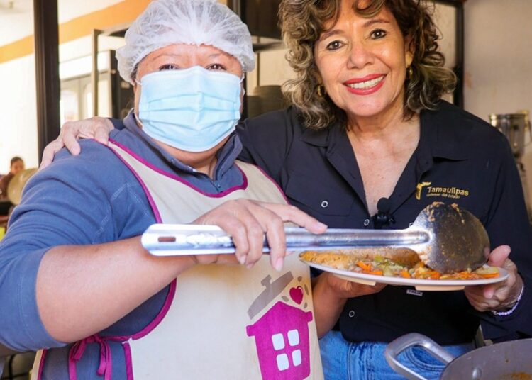 Lleva SEBIEN apoyos sociales a Ocampo