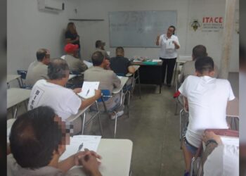 Participan PPLS del CEDES NLD en ejercicio de reflexión sobre el 25N