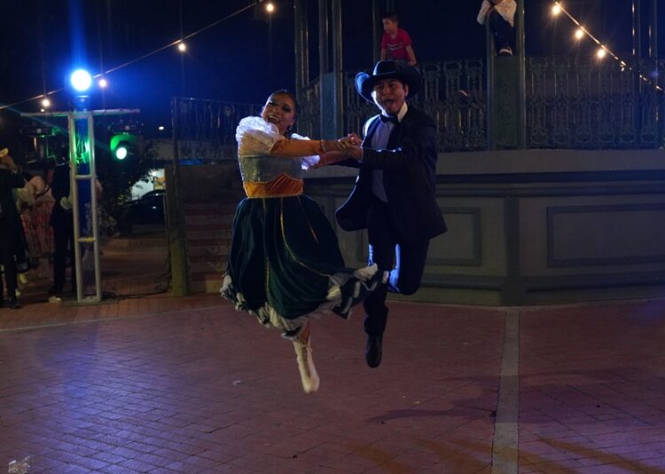 Plaza Juárez vive una tarde de música, danza y tradición en el Centro Histórico