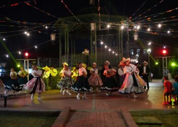 Plaza Juárez vive una tarde de música, danza y tradición en el Centro Histórico
