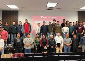 Presentan proyecto “Electrificación al 100%” al alumnado de la UPV