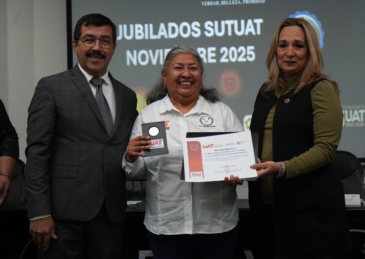 Estudiantes de la UAT obtienen 1.er lugar en concurso de escoltas y bandas de guerra