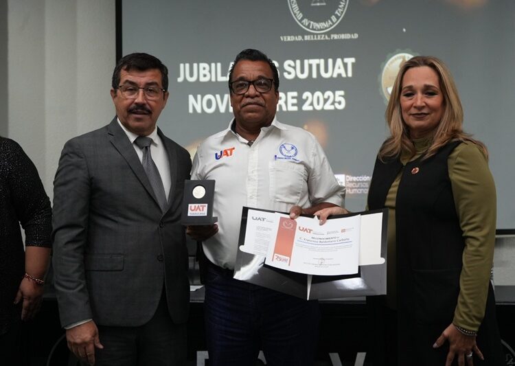 Estudiantes de la UAT obtienen 1.er lugar en concurso de escoltas y bandas de guerra