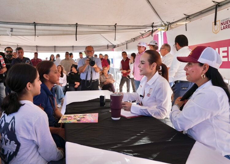 “Presidencia Cerquita de Ti” lleva beneficios del Gobierno de NLD a familias de Col. Naciones Unidas
