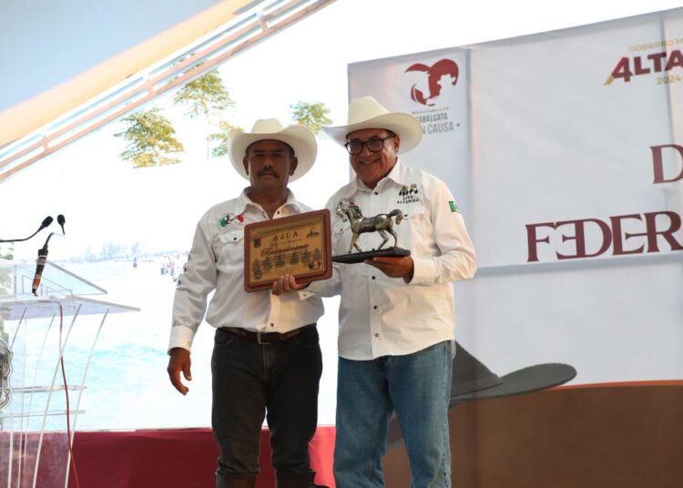 Recibe Altamira a más de mil cabalgantes de distintas regiones de México