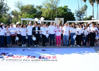 Refuerza SET valores y prevención entre estudiantes en caminata por la paz y contra las adicciones