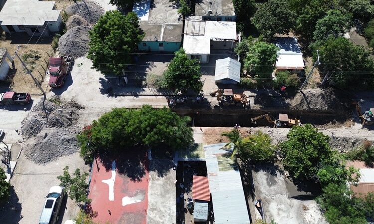 Supervisa SRHDS avances en la rehabilitación del drenaje en el municipio de González