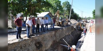 Supervisa SRHDS avances en la rehabilitación del drenaje en el municipio de González