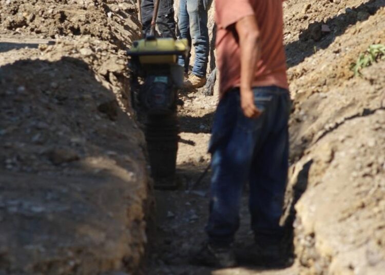 Supervisa alcalde avance de obras de pavimentación asfáltica y concreto en colonias