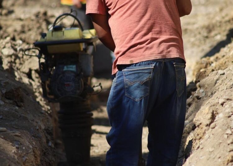Supervisa alcalde avance de obras de pavimentación asfáltica y concreto en colonias