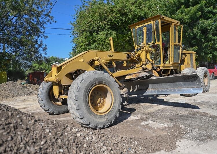 Supervisa alcalde avance de obras de pavimentación asfáltica y concreto en colonias