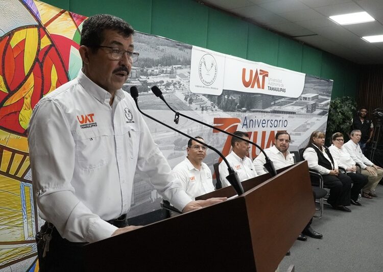 UAT y SET entregan más de 8,000 becas a universitarios